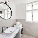 Apartment Rooftop With Beautiful View And Free Parking