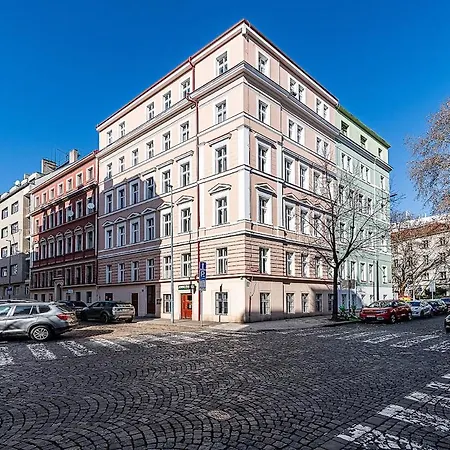 Apartment Rooftop With Beautiful View And Free Parking