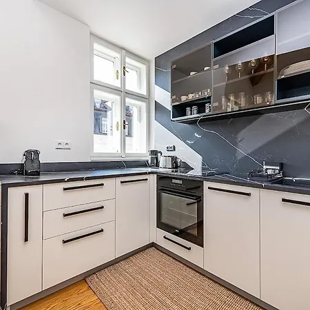 Rooftop With Beautiful View And Free Parking Apartmán