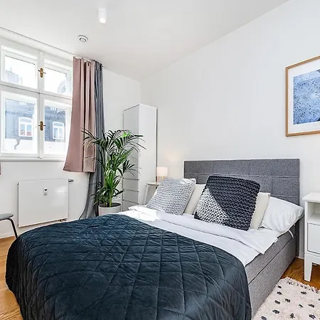 Rooftop With Beautiful View And Free Parking Prague