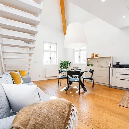Rooftop With Beautiful View And Free Parking Appartement *