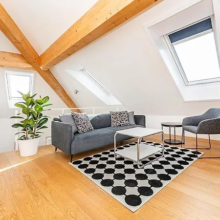 Rooftop With Beautiful View And Free Parking Appartement Prague