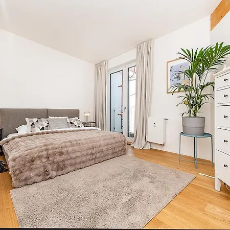 Rooftop With Beautiful View And Free Parking * Prague