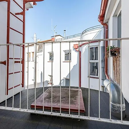 Rooftop With Beautiful View And Free Parking